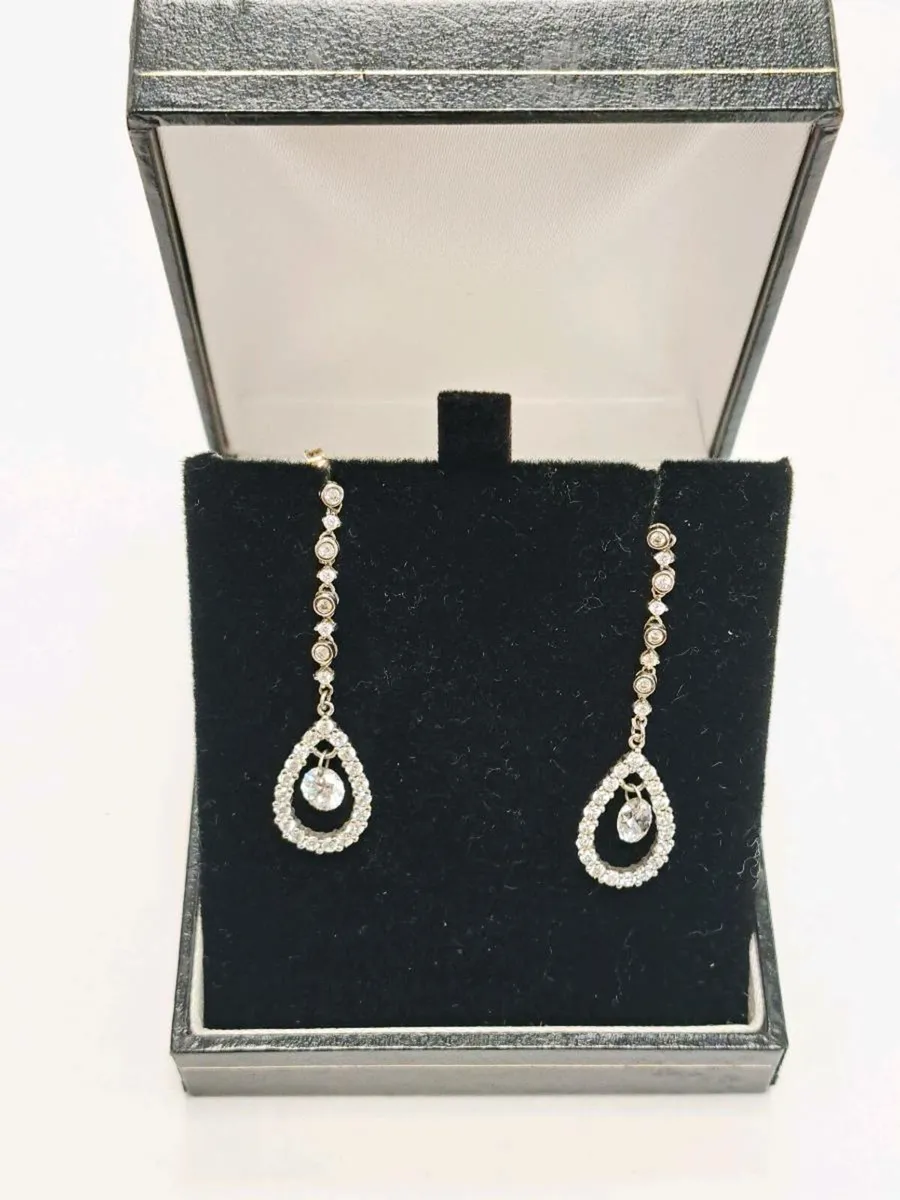 9K White Gold Earrings 9CT - Image 1