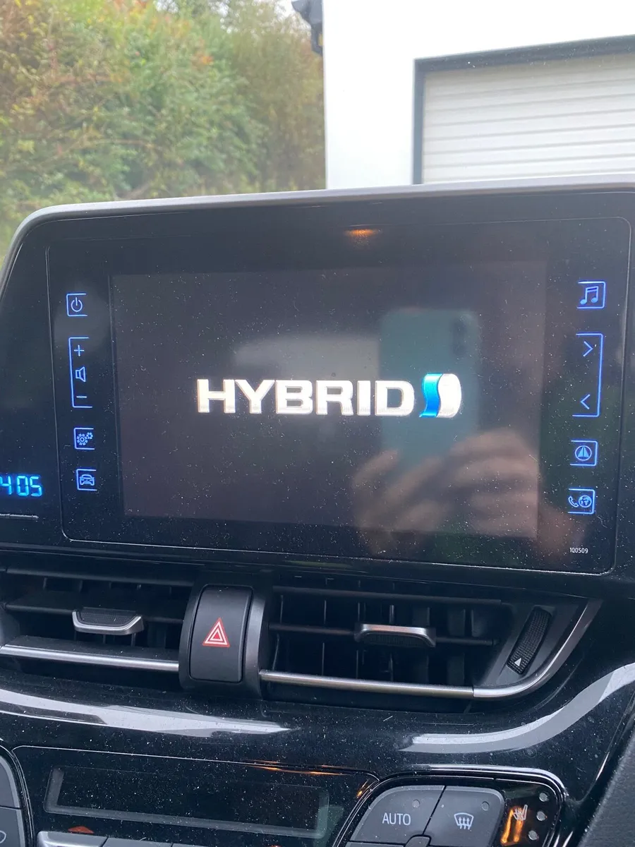 Toyota C-HR 2018 - Image 2