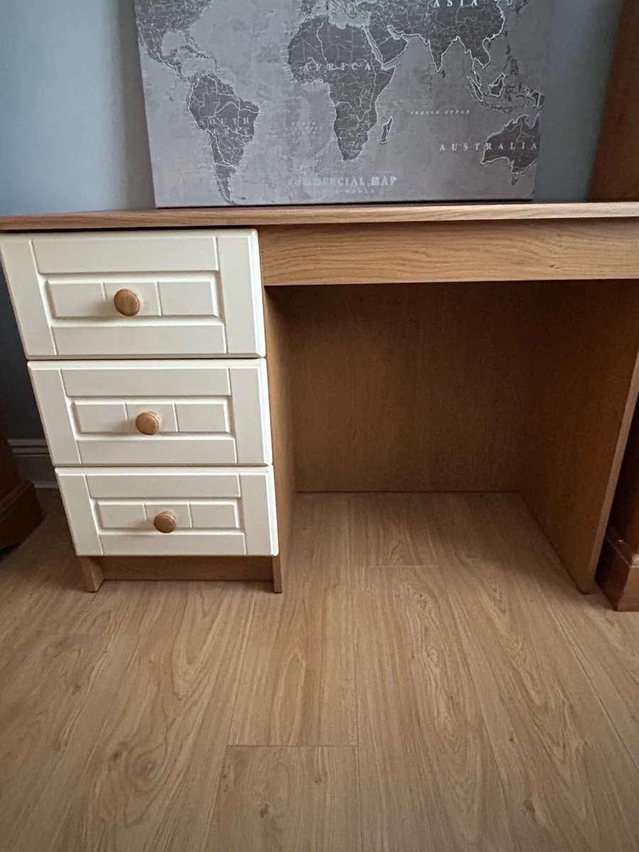 Desk - Image 1