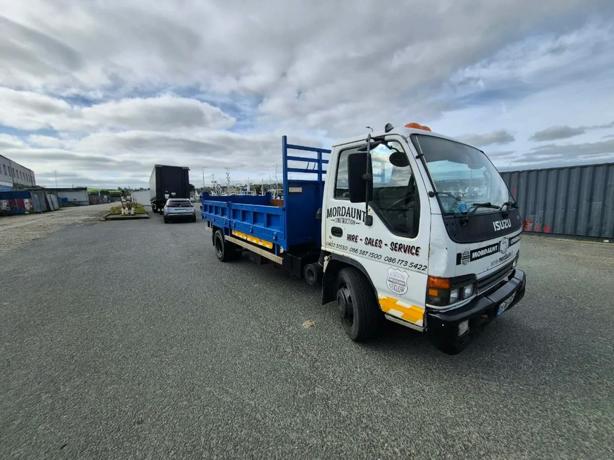Isuzu NQR 7.5 tonne tipper truck - Image 3