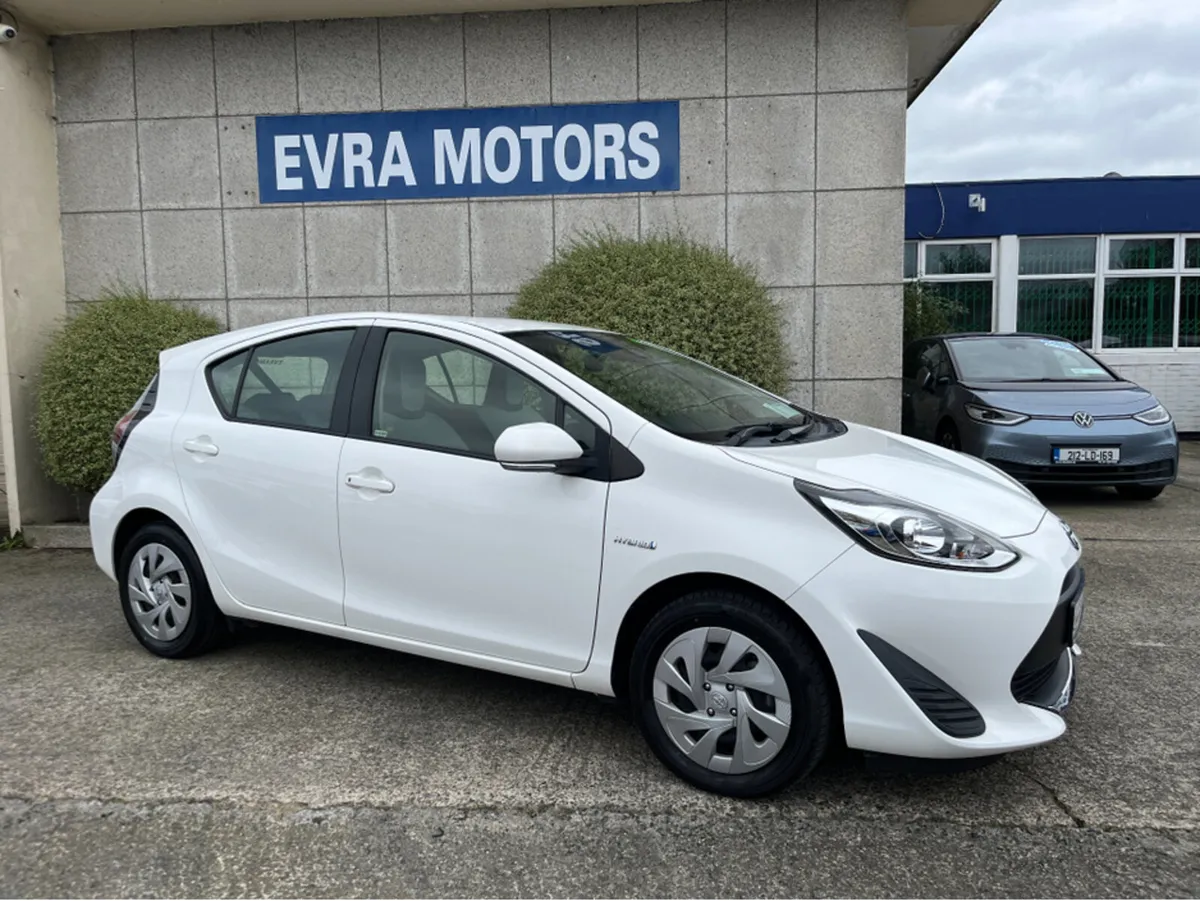 Toyota Aqua AUTOMATIC HYBRID 1.5 PETROL //REVERSE - Image 3