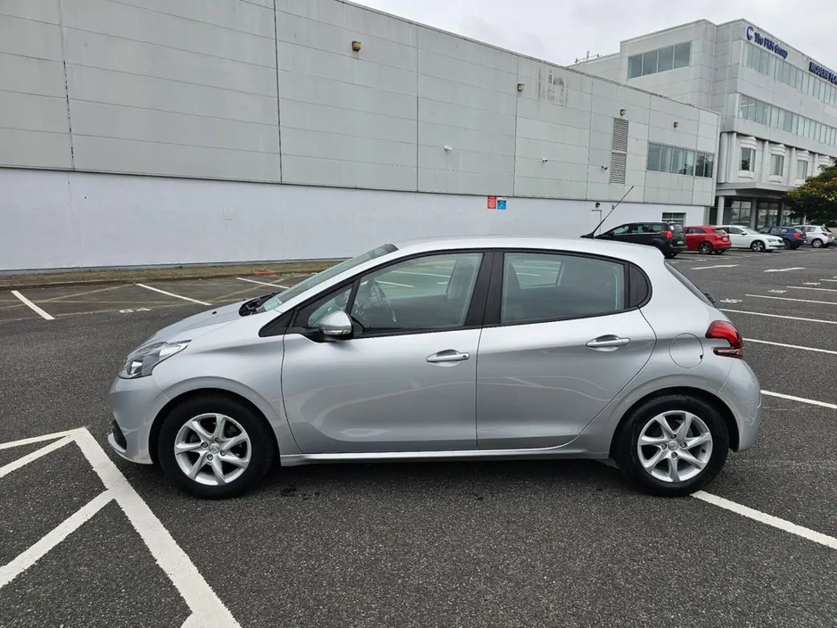 Peugeot 208 1.2 , ACTIVE MODEL, LOW MILEAGE, FINAN - Image 4