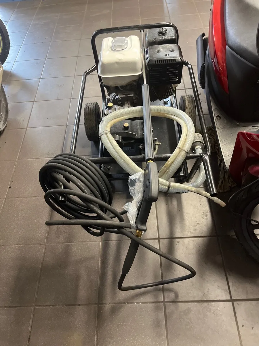 Power washer - Image 1