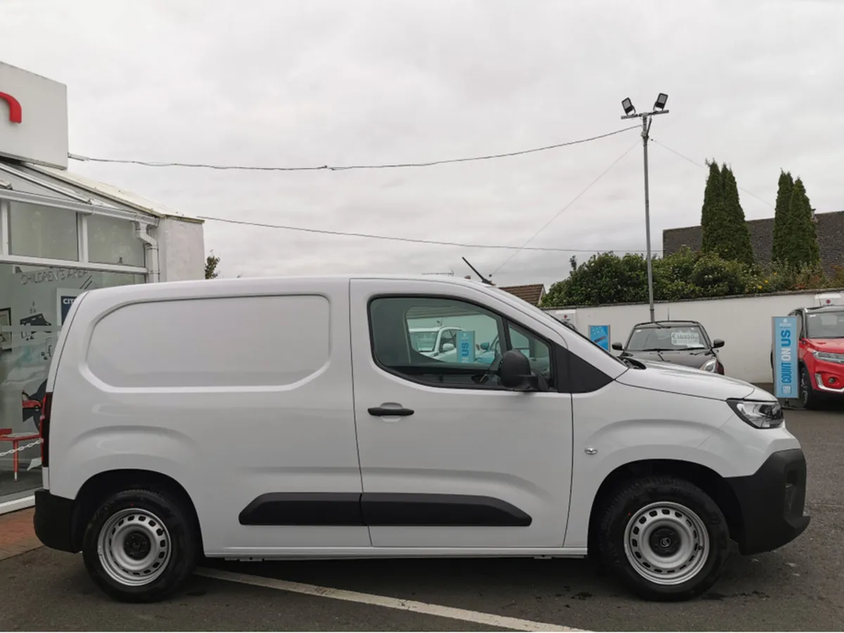 Citroen Berlingo LX PLUS BLUEHDI 100 MWB 650KG (Pr - Image 2