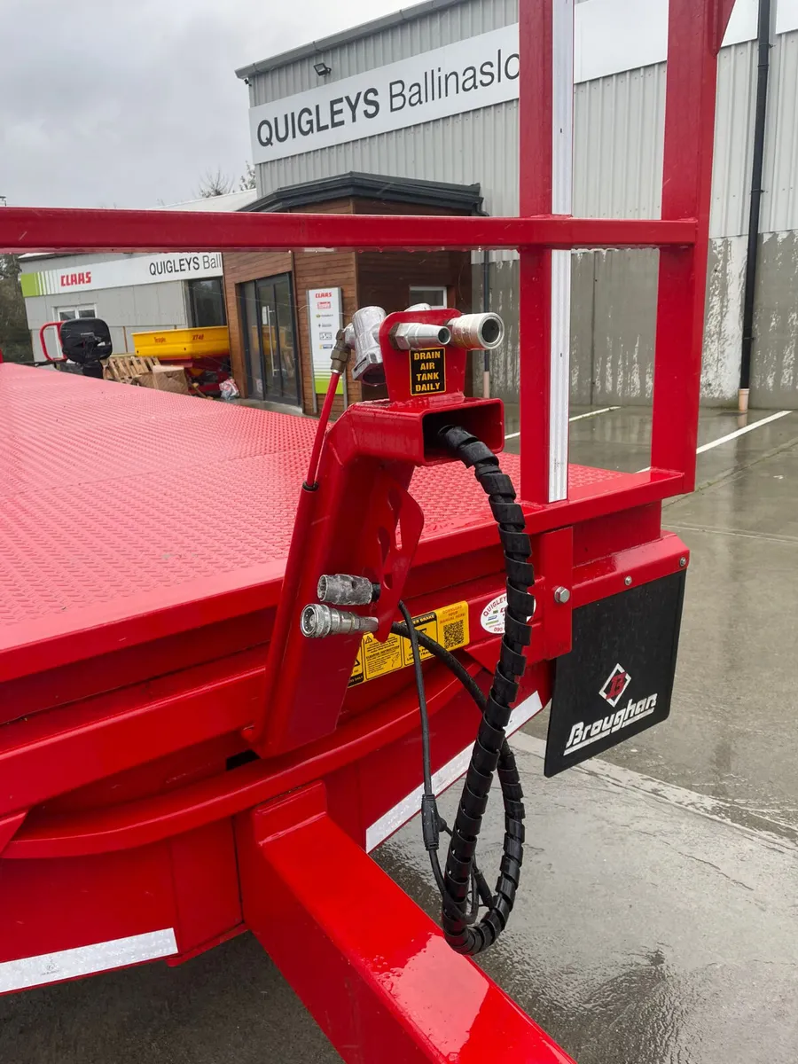 BROUGHAN 28FT BALE TRAILER - Image 3