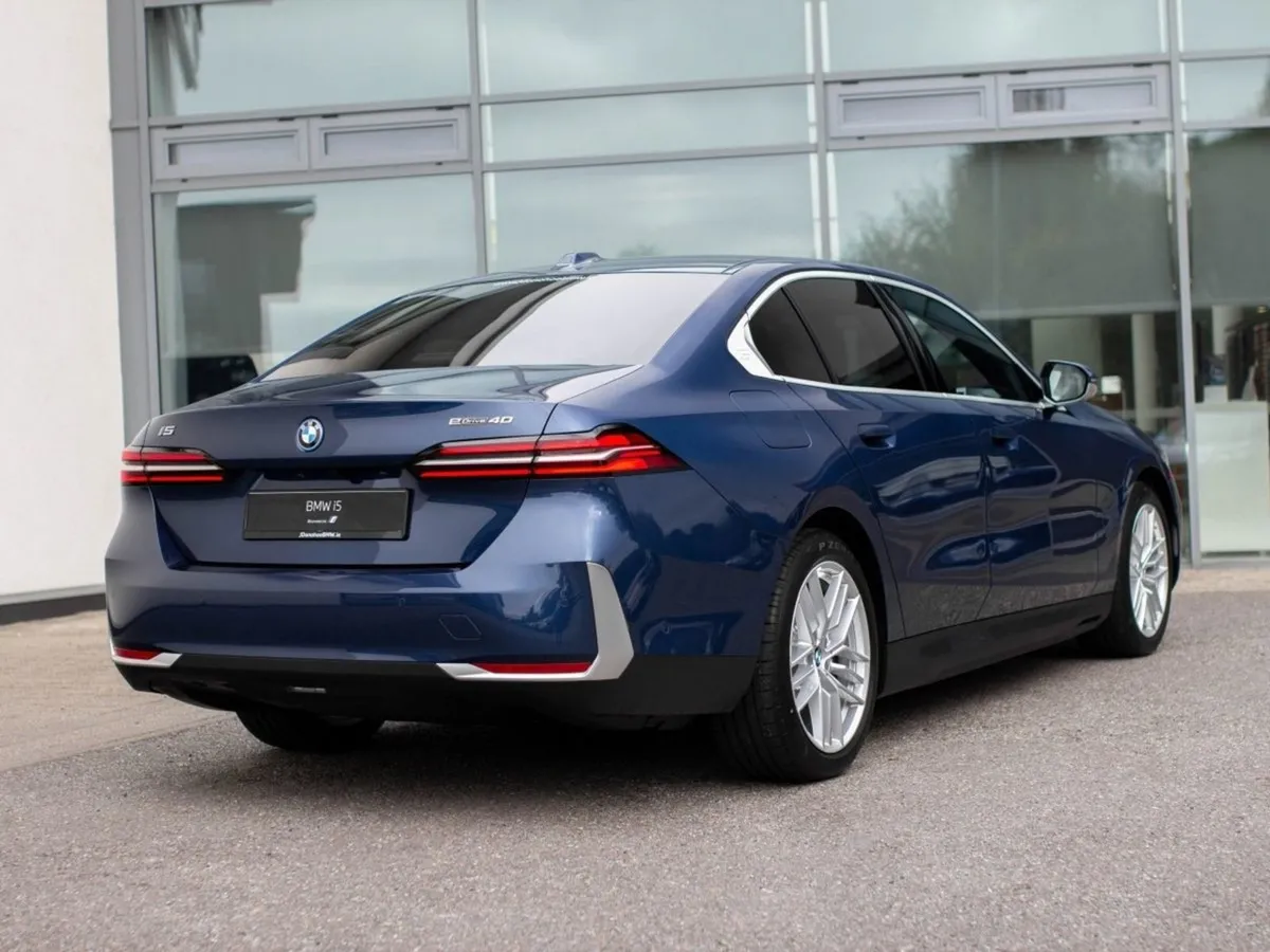 BMW i5 Edrive40 Sport Edition - Image 2