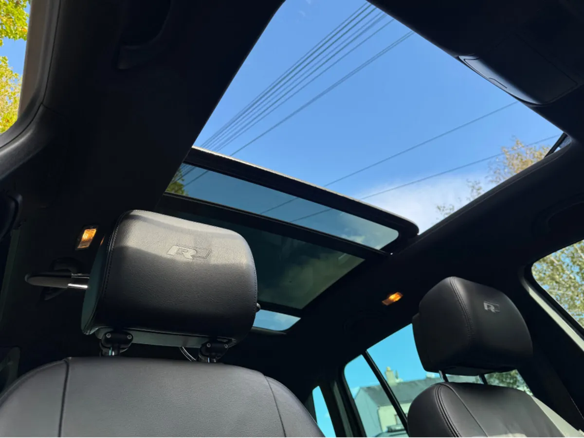 Volkswagen Tiguan EDITION-R 2.0 TDI 110HP//PANORAM - Image 4