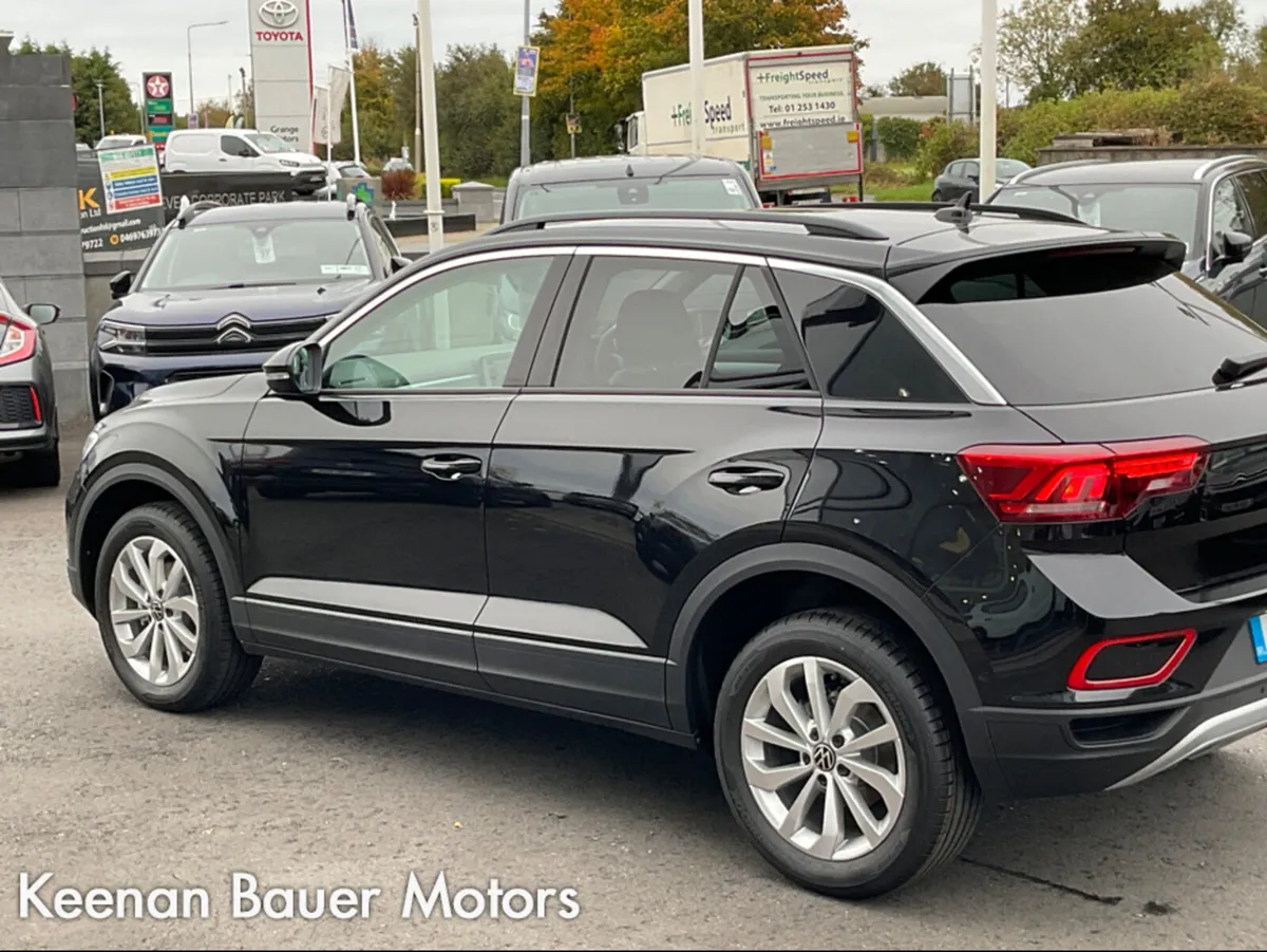 Volkswagen T-Roc ED 75 2.0 TDI MANUAL 6SPEED FWD 1 - Image 3