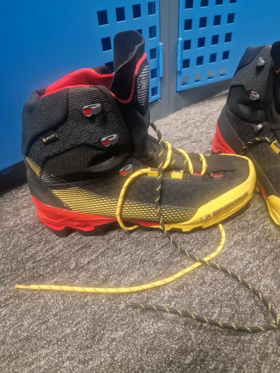 La Sportiva Gore tex mountain boots - Image 2