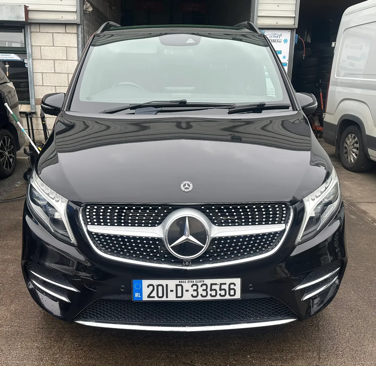 Automatic 7 seater V CLASS - Image 3