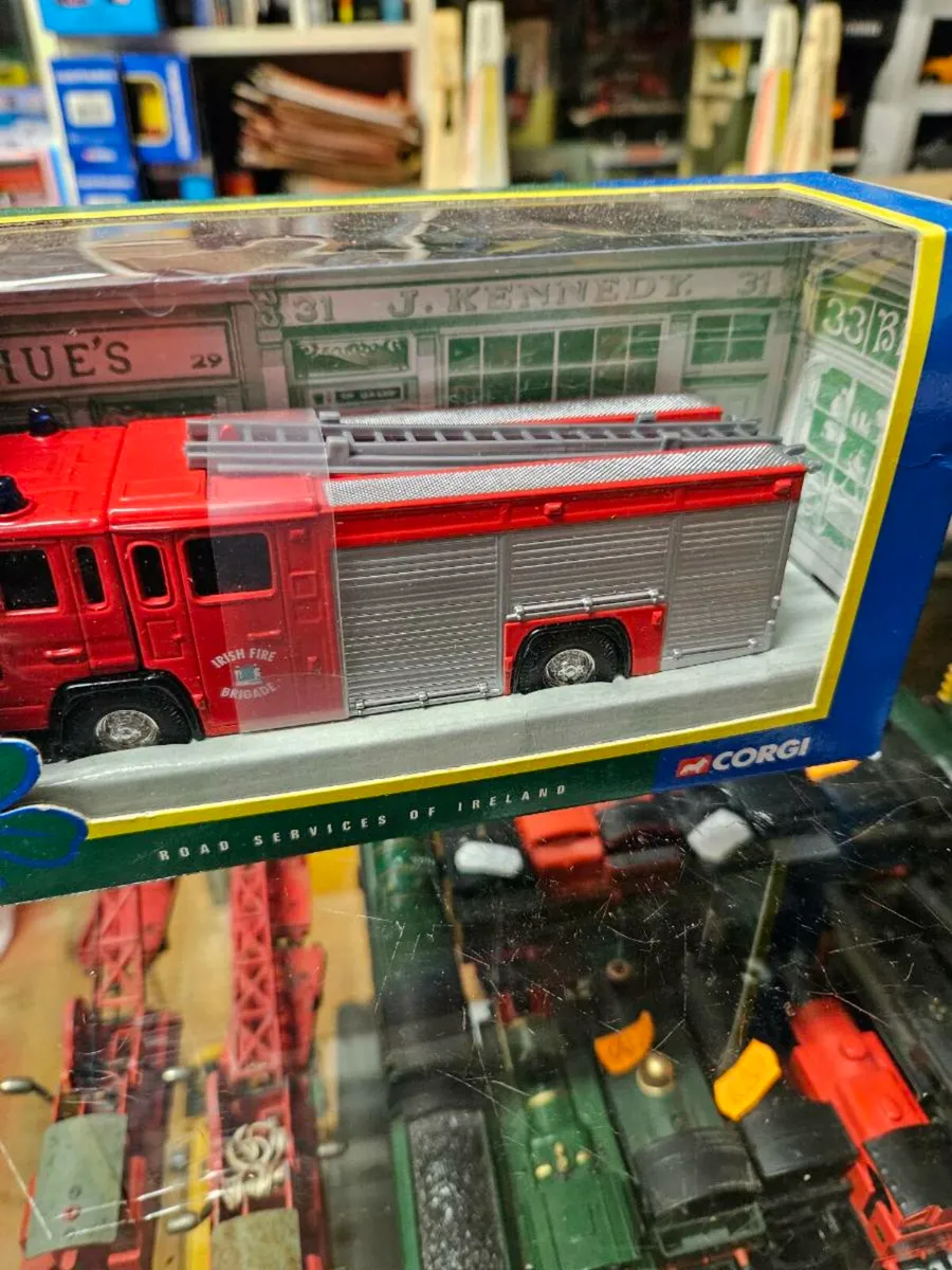 Corgi Dublin Fire Engine - Image 3