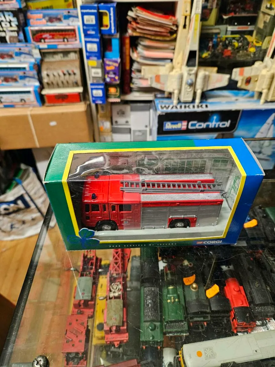 Corgi Dublin Fire Engine - Image 4