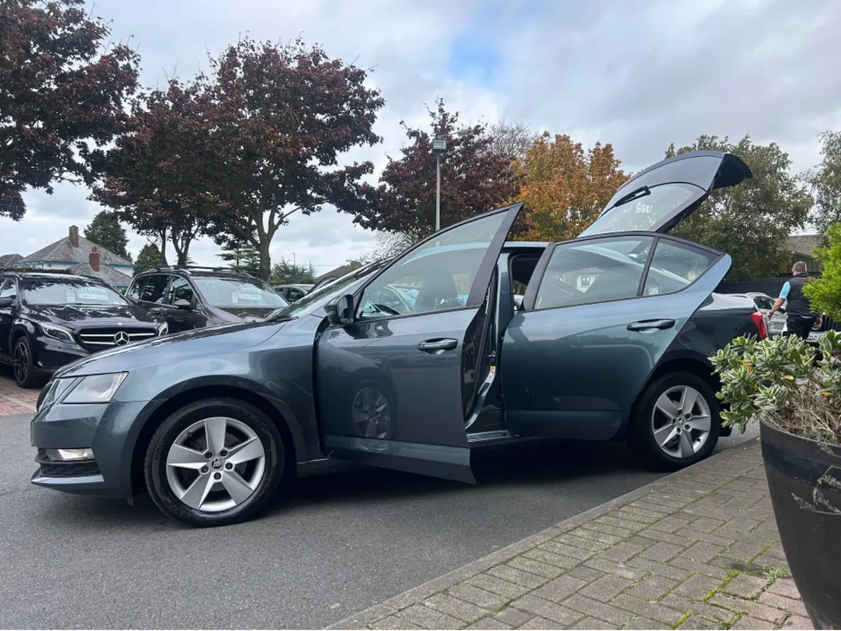 Skoda Octavia 1.5 TSI SE 150PS 5DR Automatic - Lov - Image 4