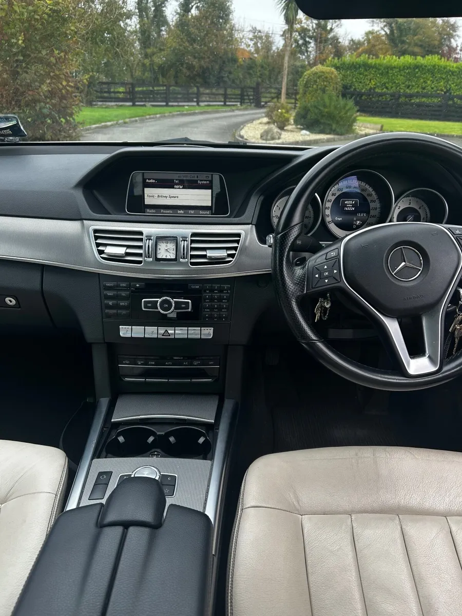 Mercedes-Benz E-Class 2014 - Image 4