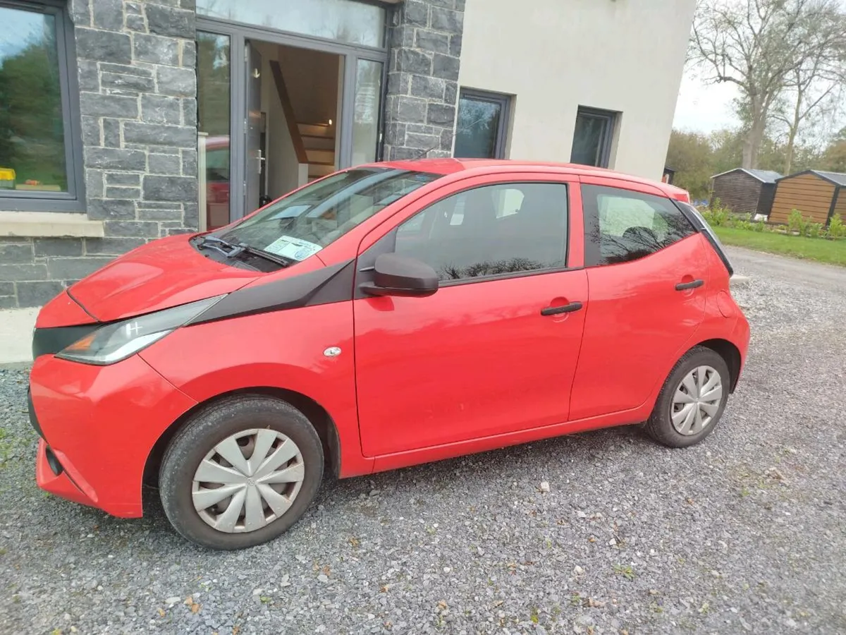 Toyota Aygo 1.0 VVTI-X 5DR - Image 3