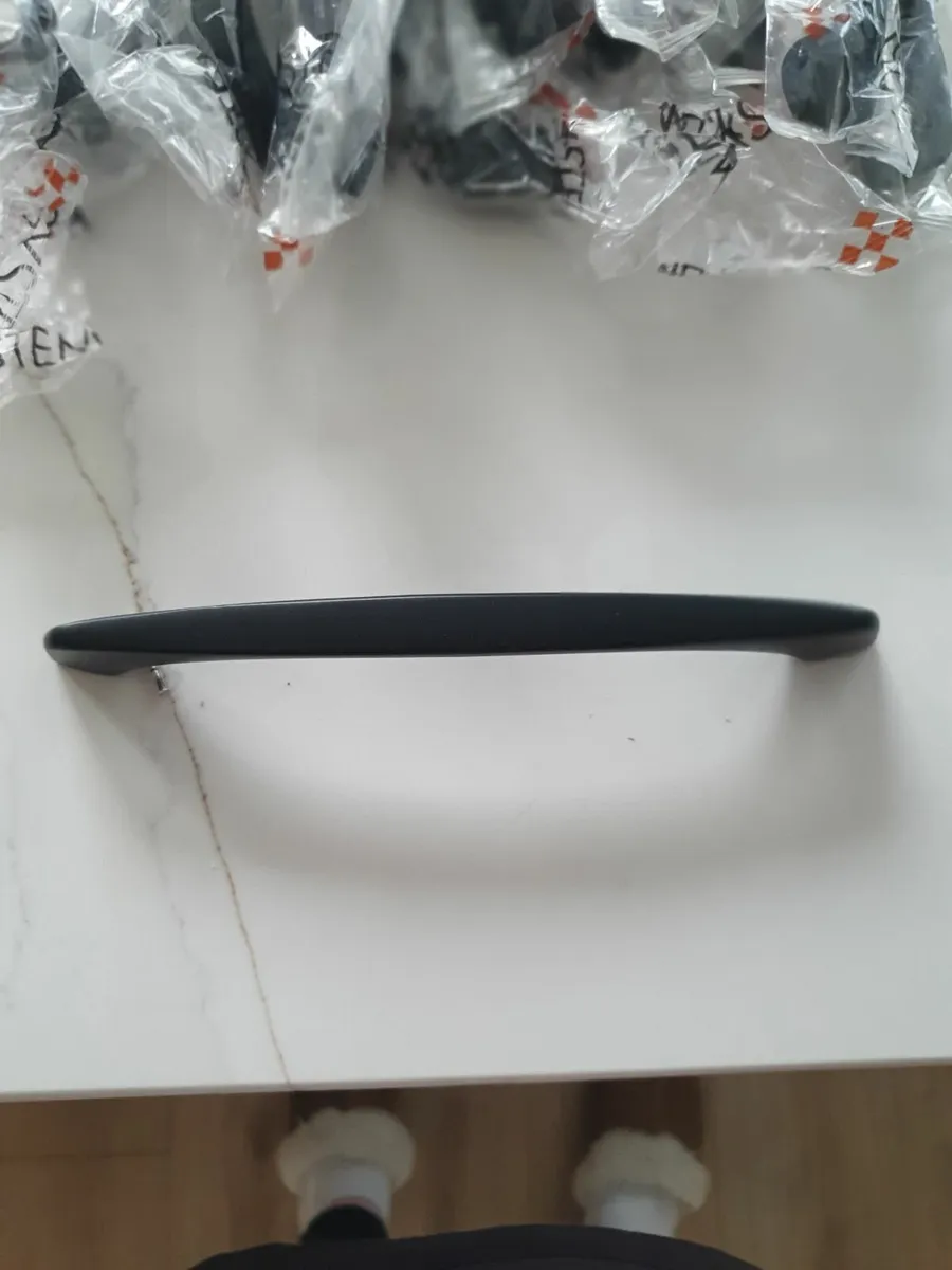 Black kitchen handles - Image 3