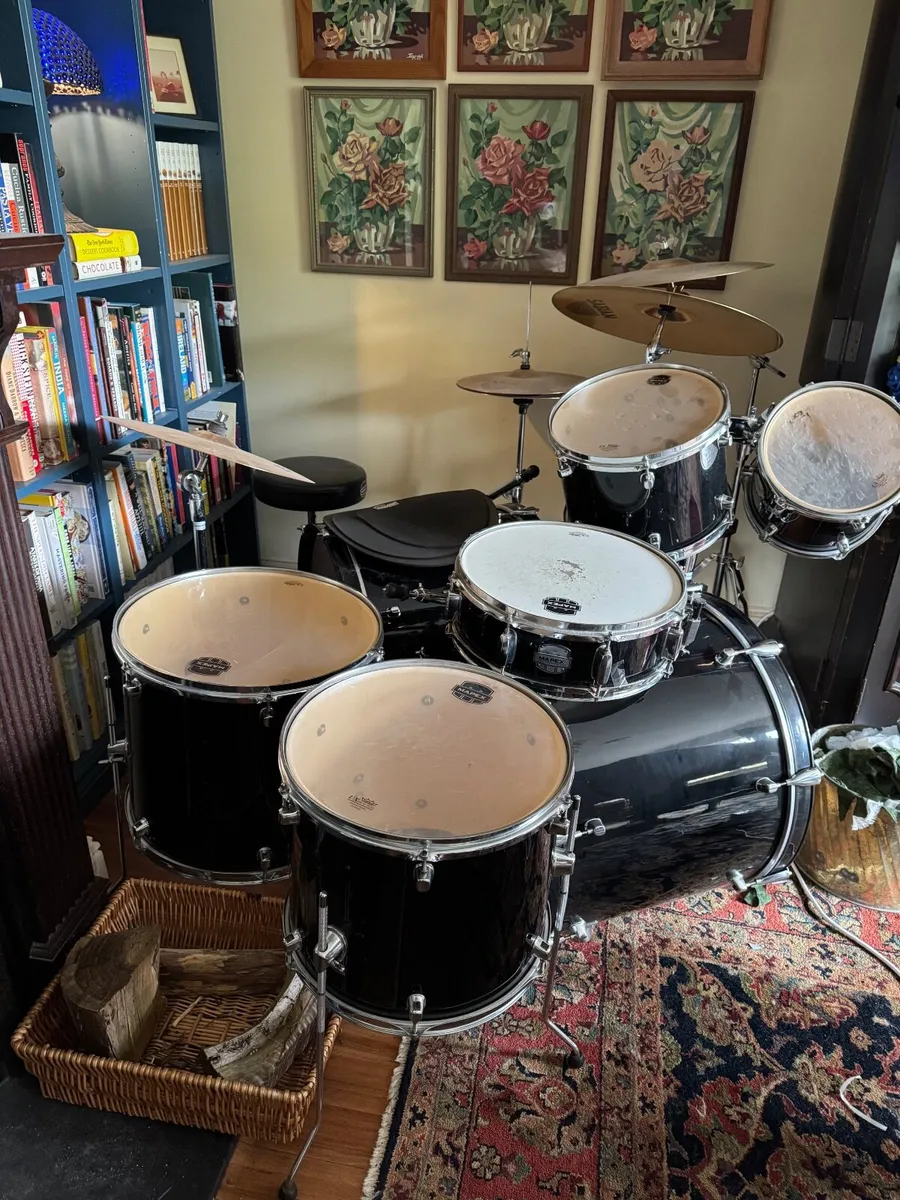 Mapex voyager double bass drum set and accessories - Image 2