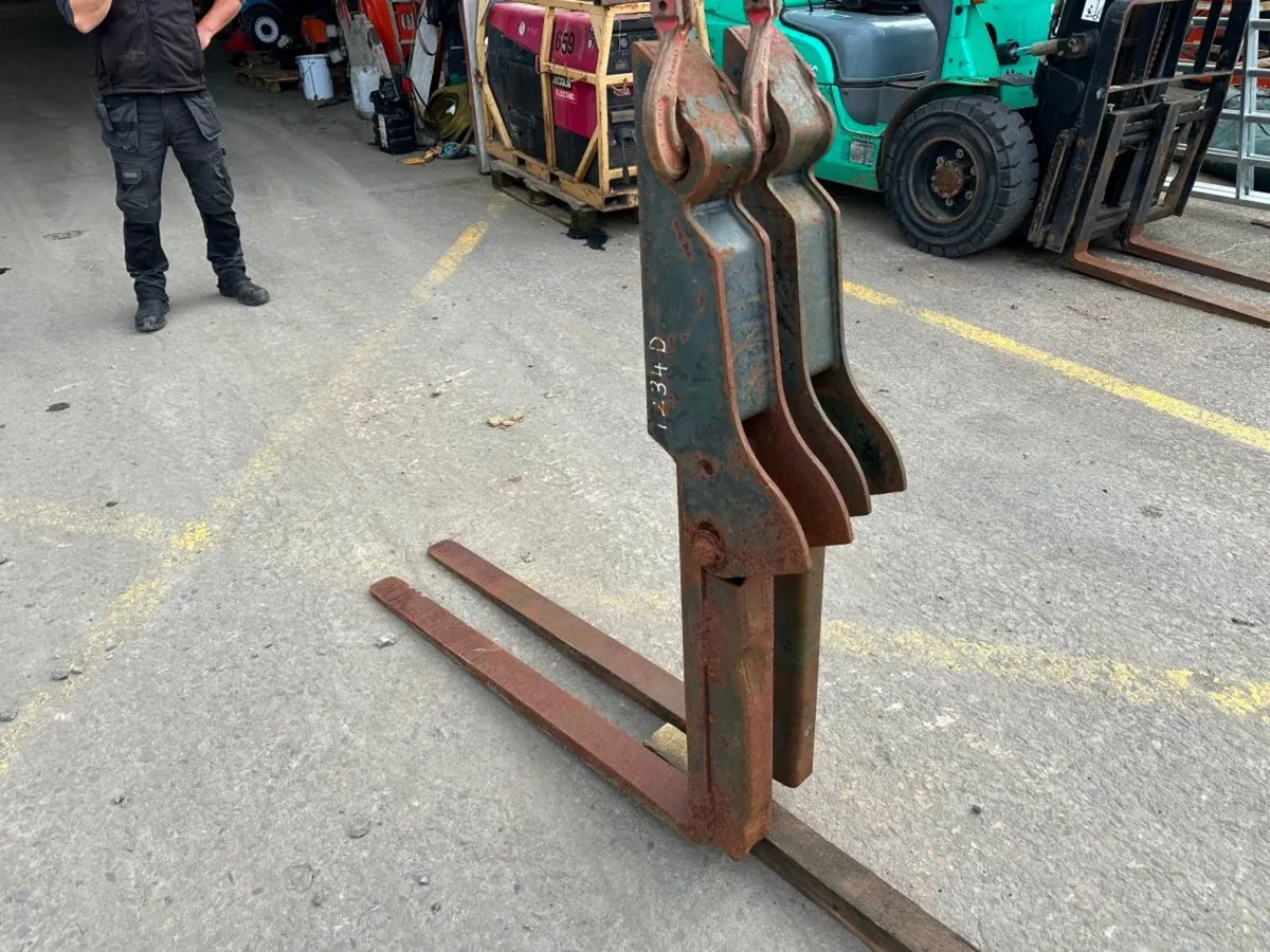 JCB 3cx forks - Image 3