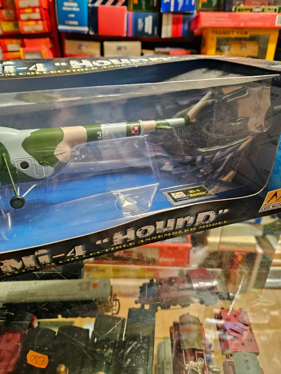 Corgi Winged Ace Mi Hound Helicopter - Image 3