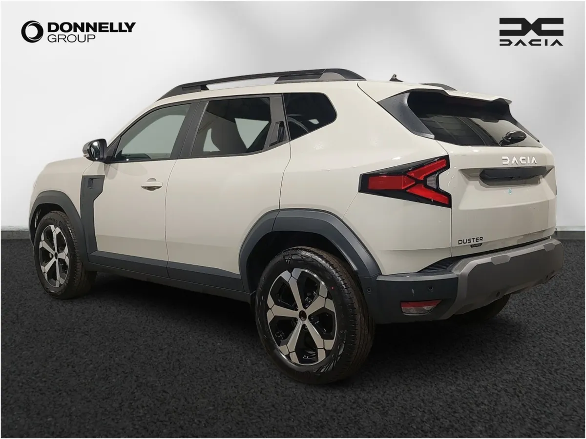 Dacia Duster Estate Journey - Image 2