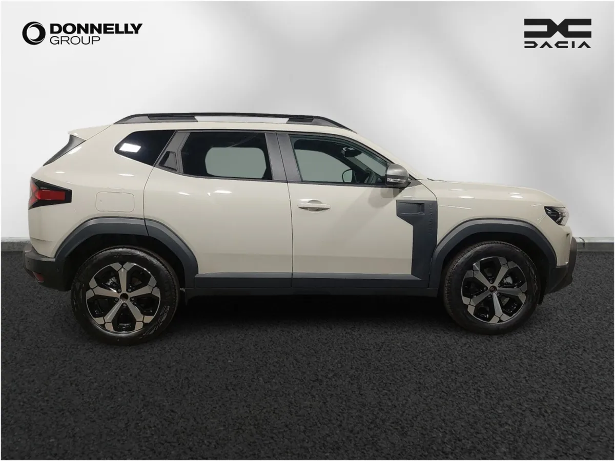 Dacia Duster Estate Journey - Image 3