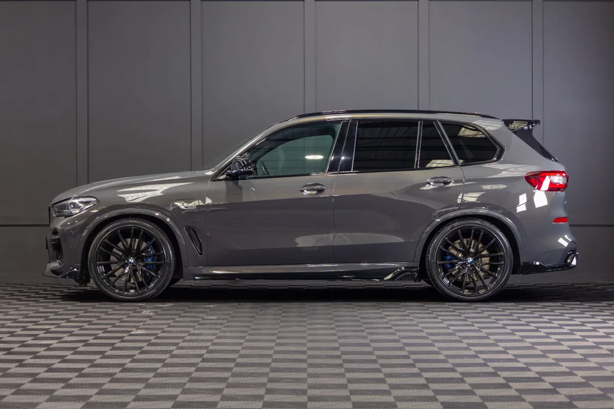 222 BMW X5 X-Drive 45e M-Sport - Image 3