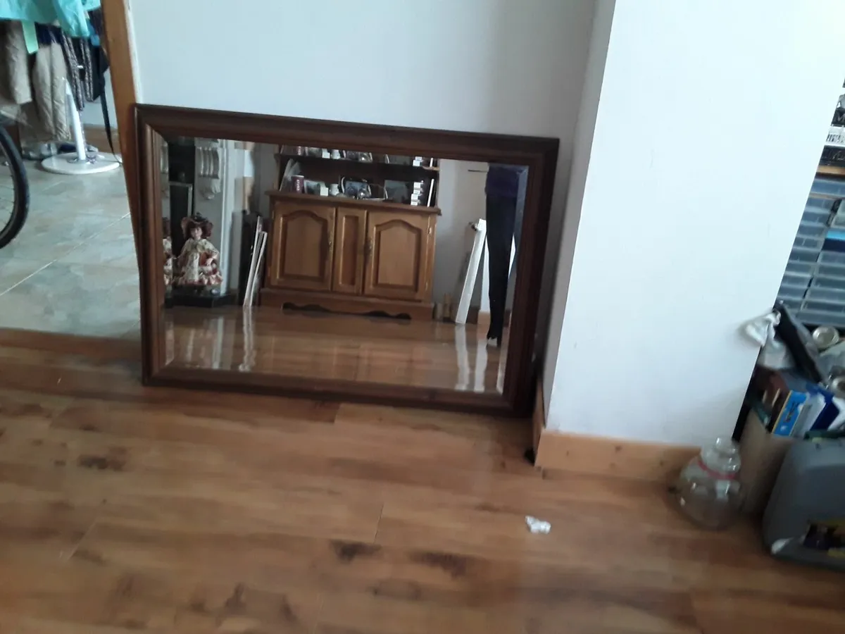 Large mirror in new condition - Image 3