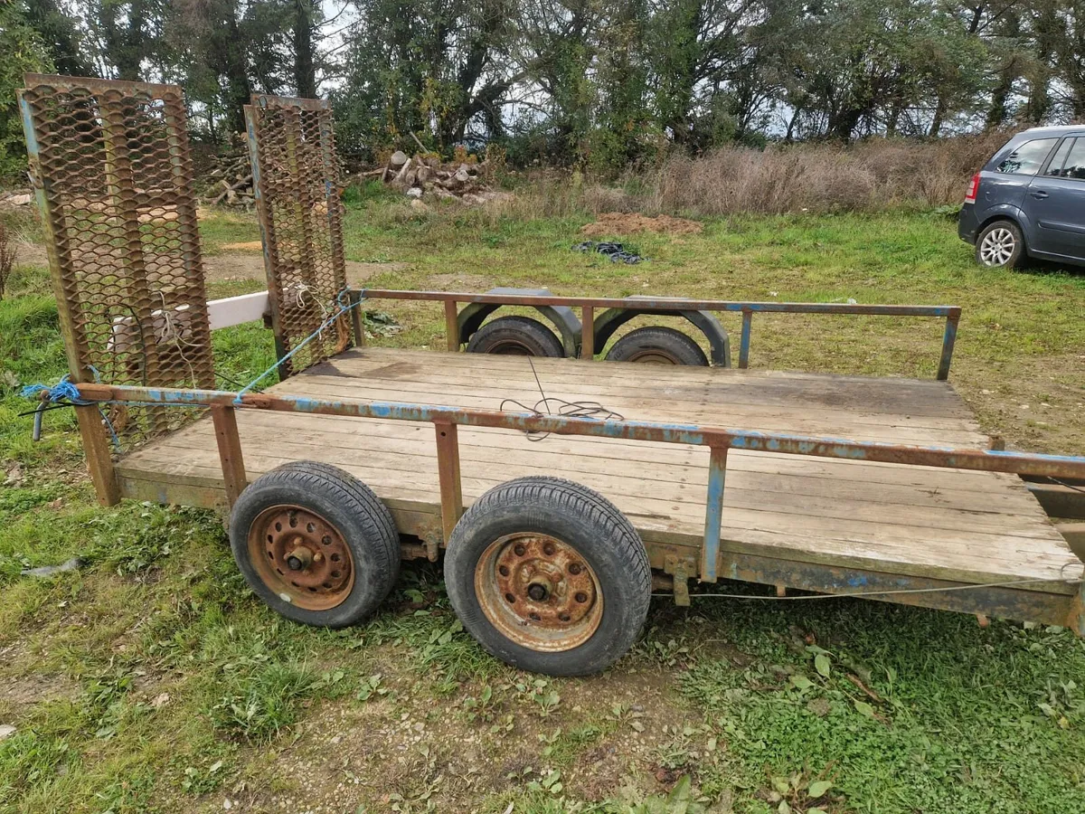 Trailer - Image 1