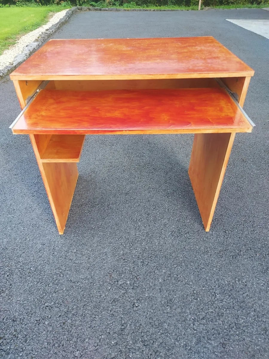 Computer desk and chair - Image 3