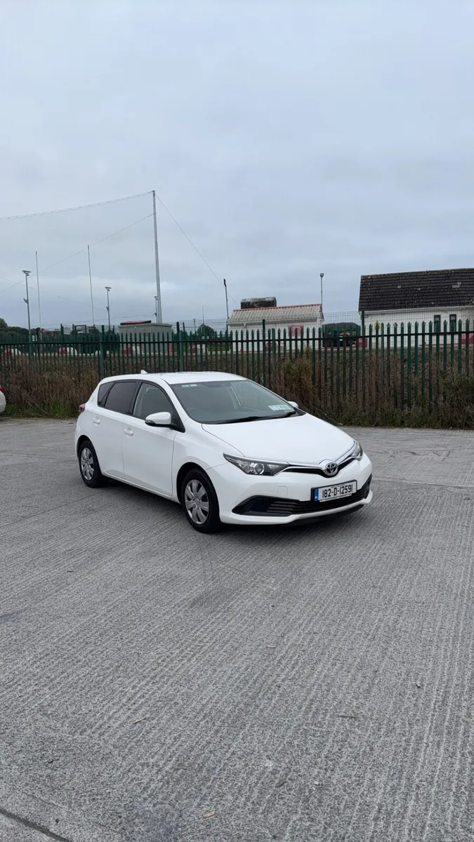 Toyota Auris - Image 2