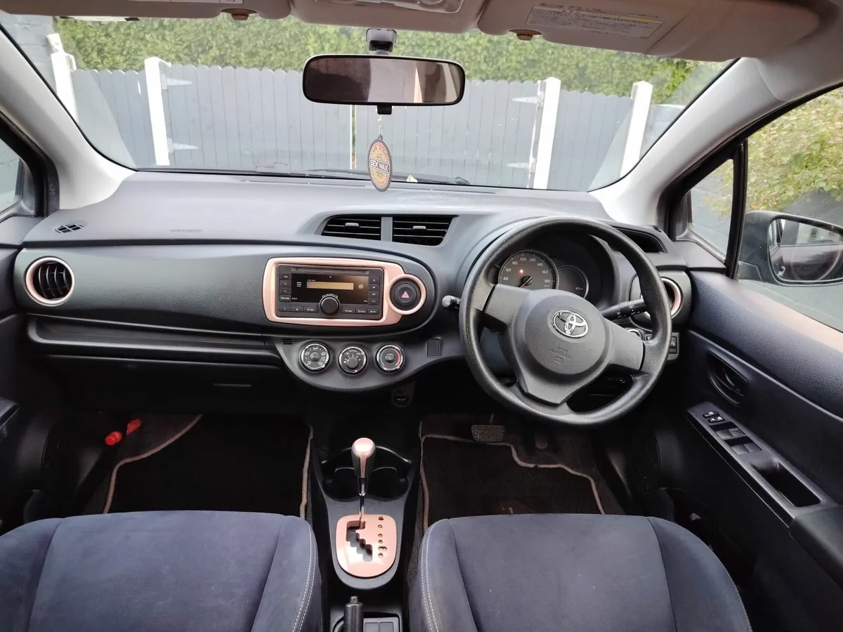 Toyota Vitz 2013 - Image 4