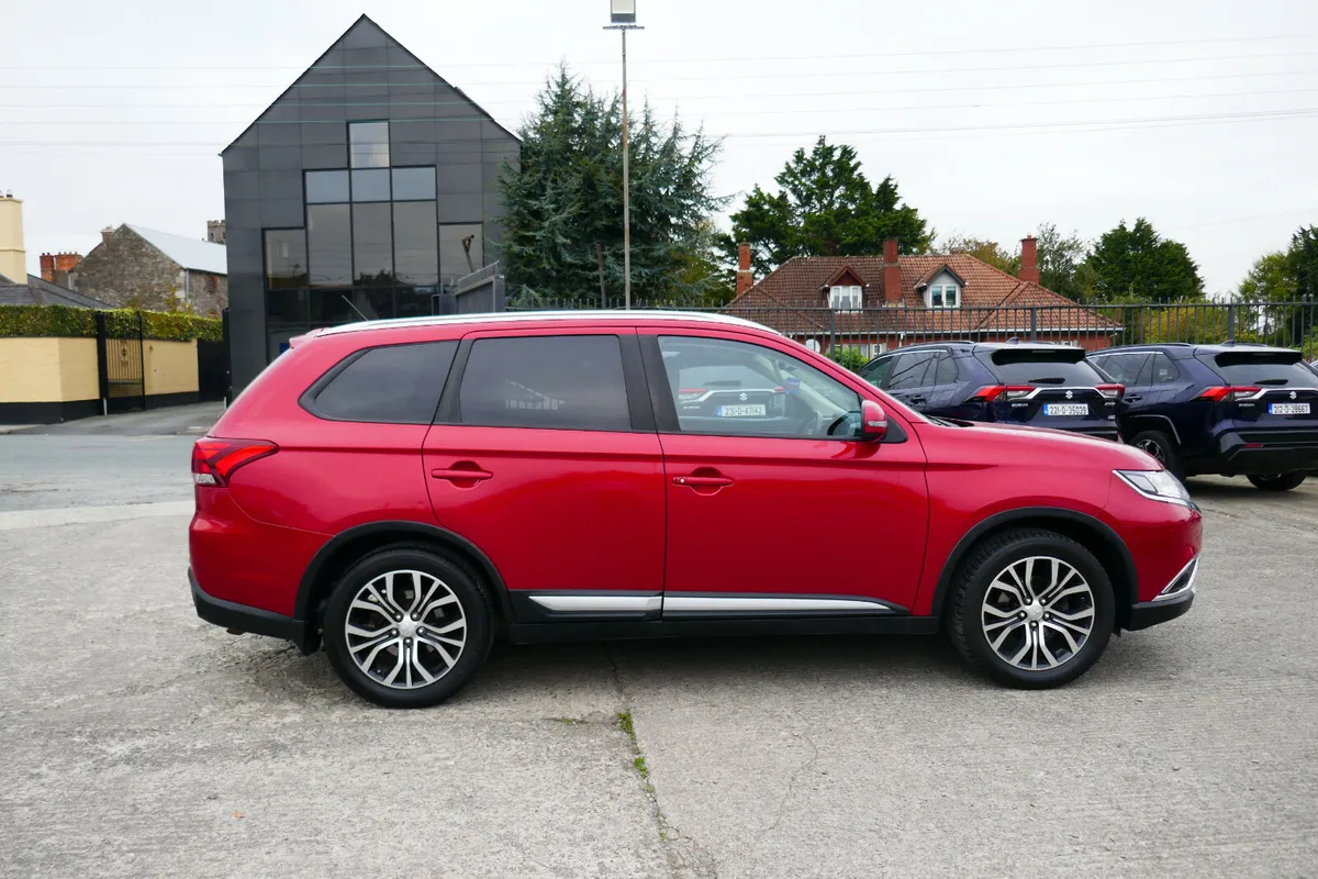 152, MITSUBISHI OUTLANDER 16MY 4WD 6 6MT 7S 4DR - Image 4