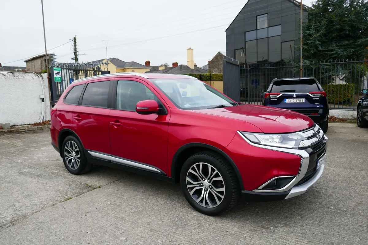 152, MITSUBISHI OUTLANDER 16MY 4WD 6 6MT 7S 4DR - Image 2