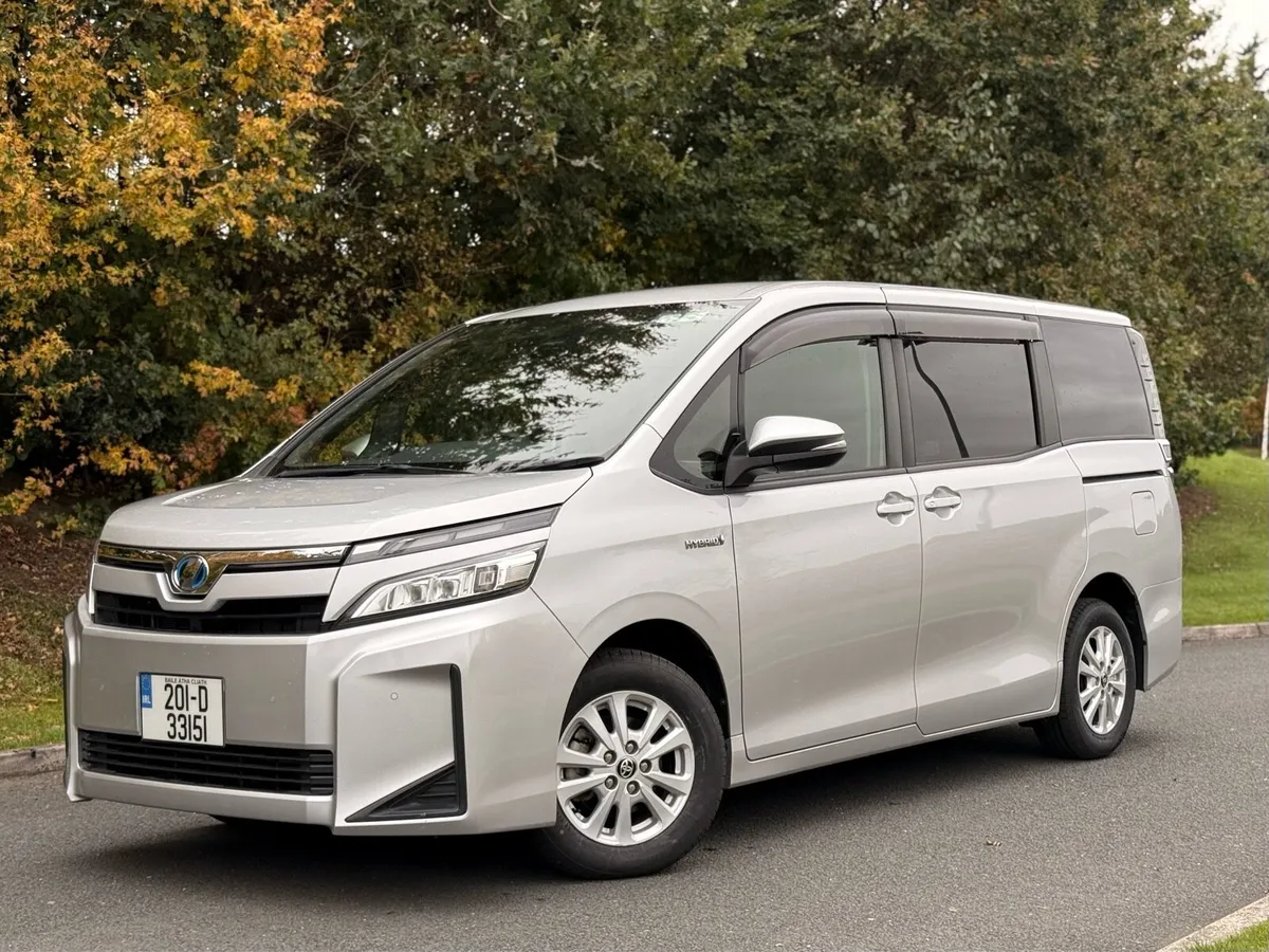 2020 TOYOTA VOXY HYBRID - Image 1