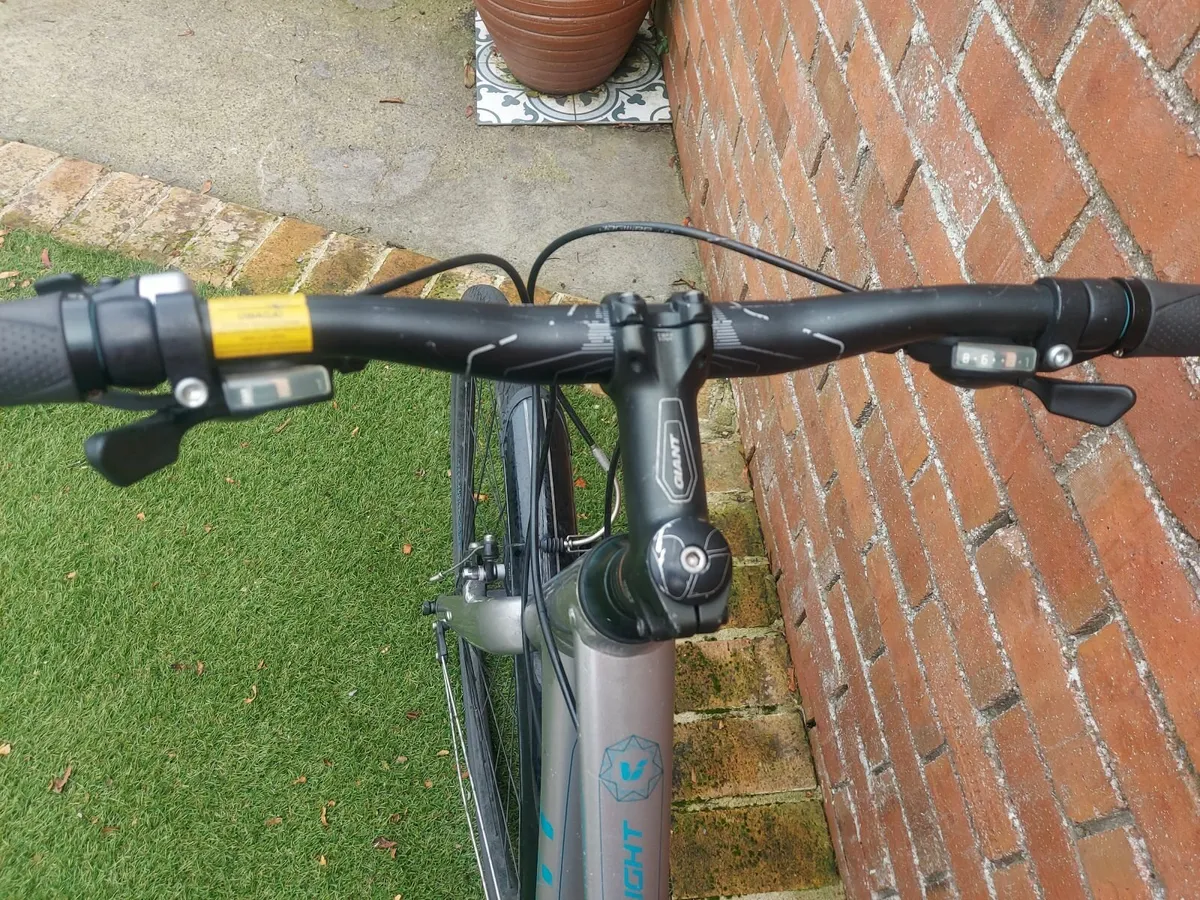 Ladies Giant city bike - Image 4