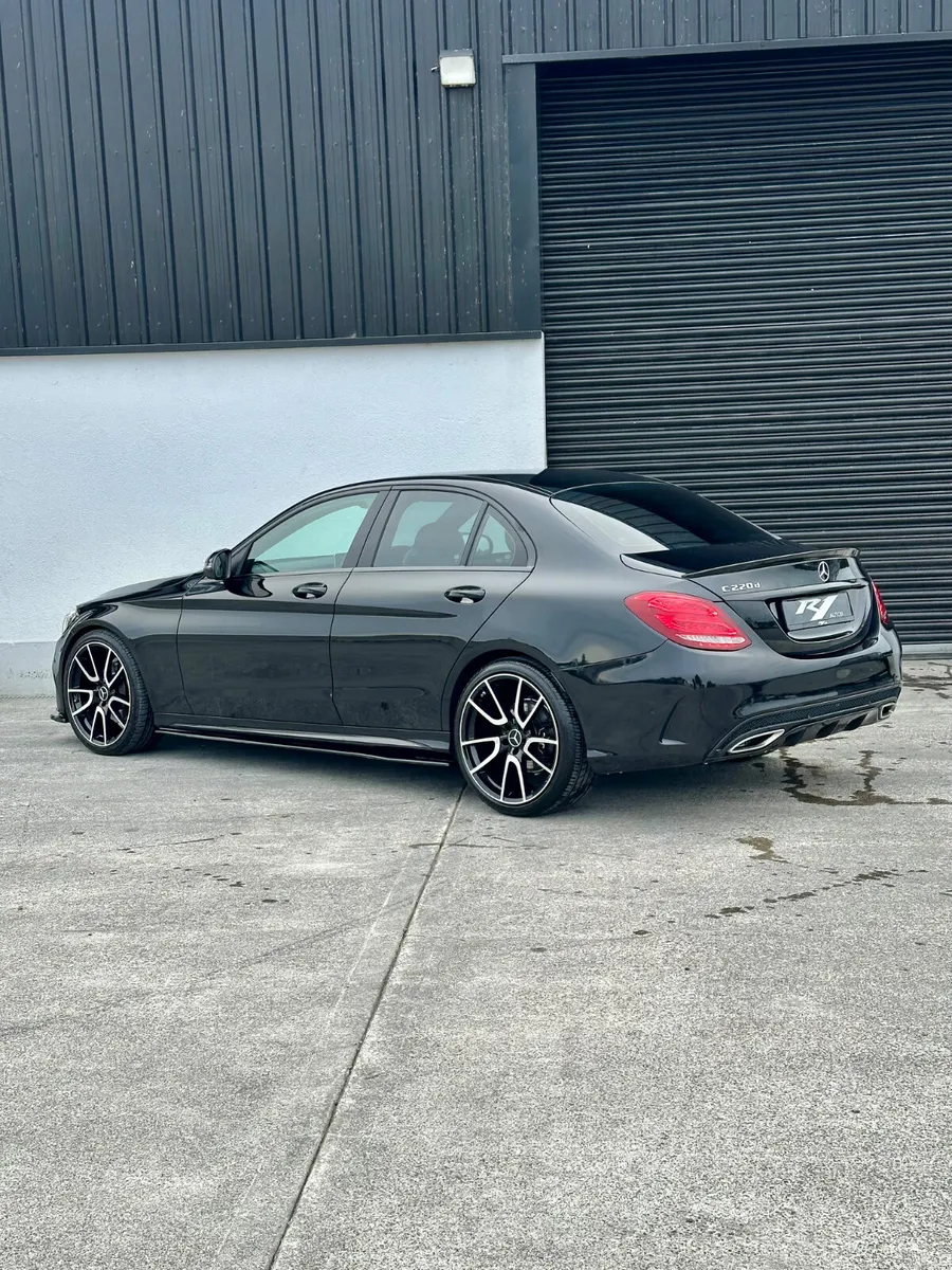 2017 MERCEDES C220 AMG LINE AUTO - Image 4