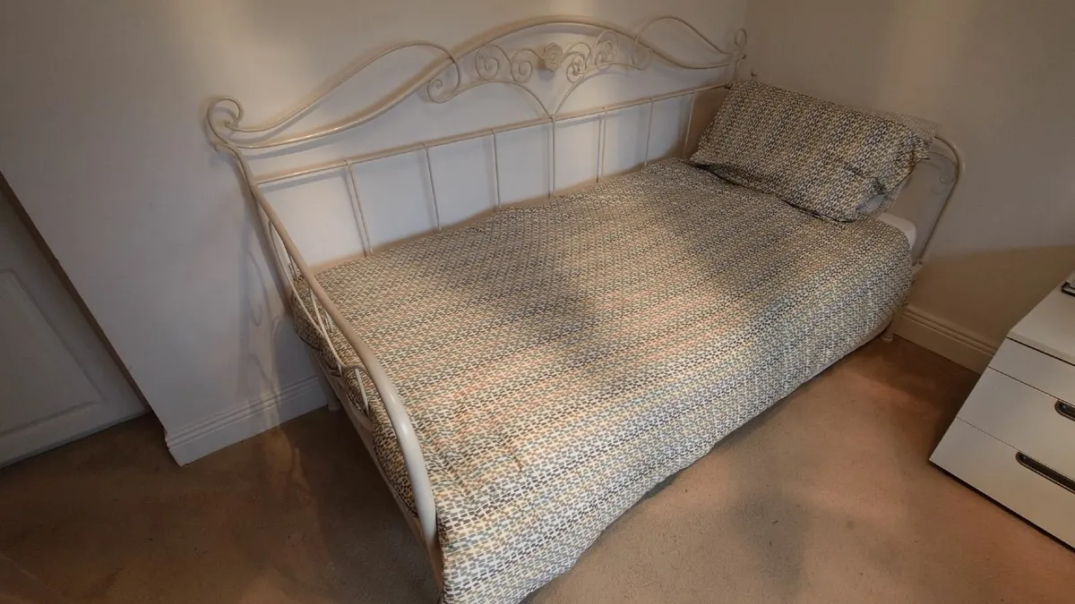 Laura Ashley Alice Day Bed (Single, Twin, Double) - Image 4