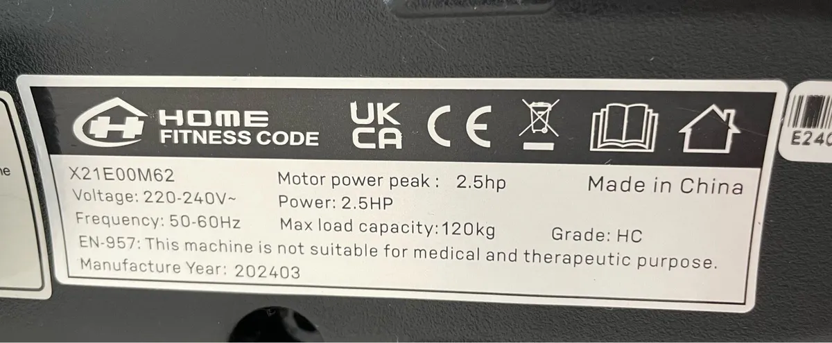 Motorised treadmill with mat - Image 3