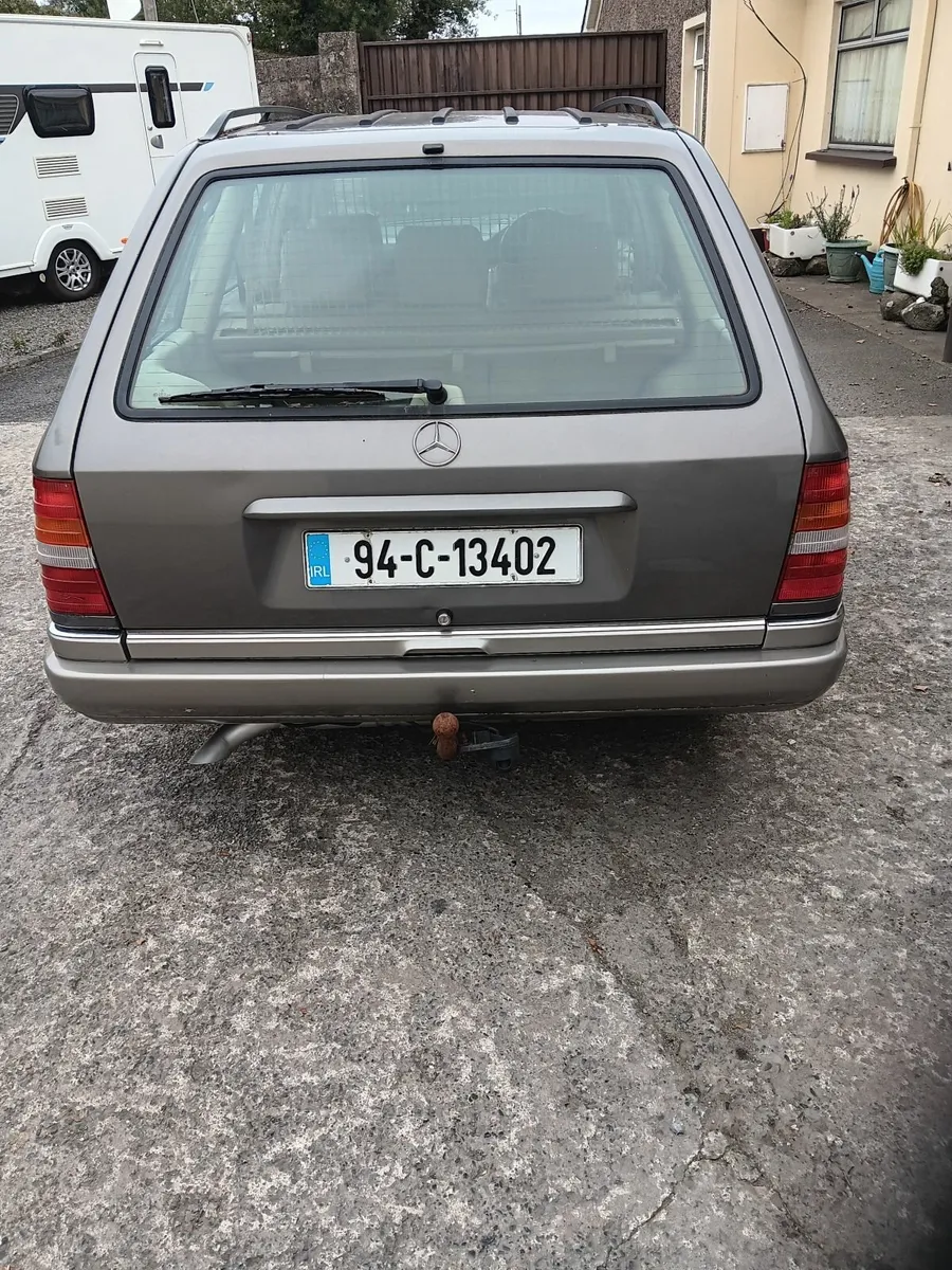 124 Mercedes-Benz estate x2 - Image 2
