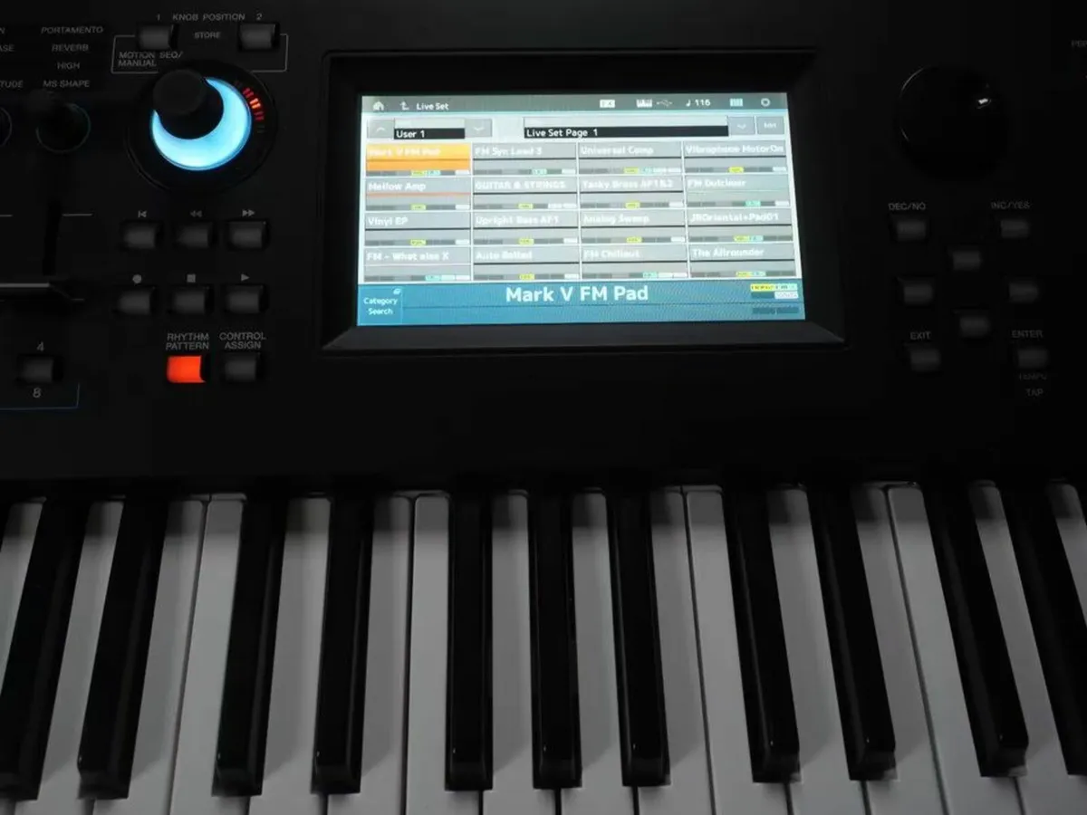Yamaha MODX6 Synth GigBag + Case - Image 3