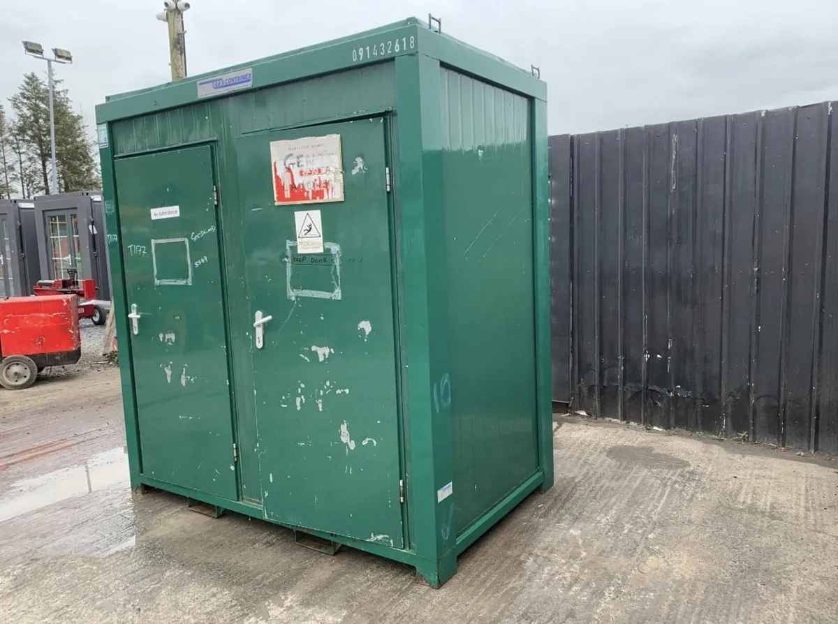 Double Toilet Unit - Image 1