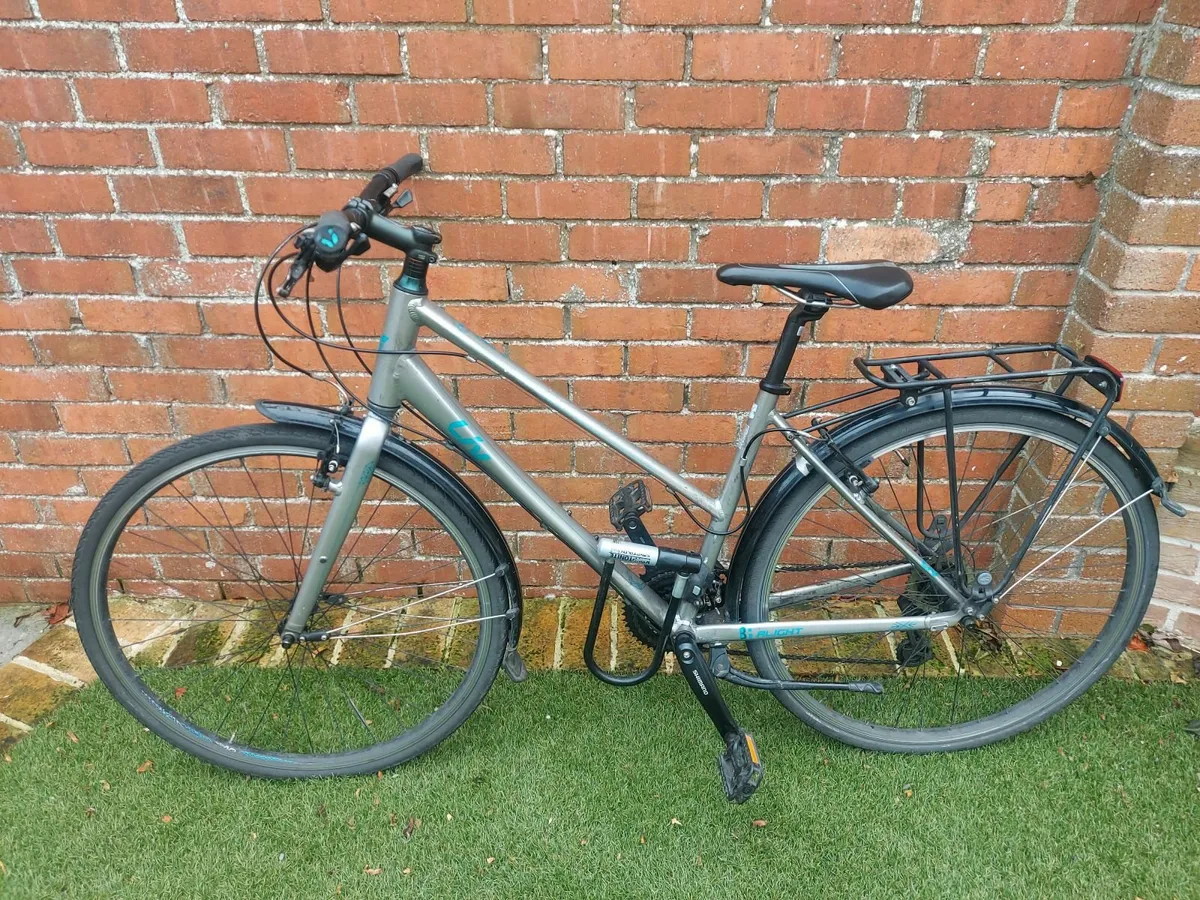 Ladies Giant city bike - Image 1