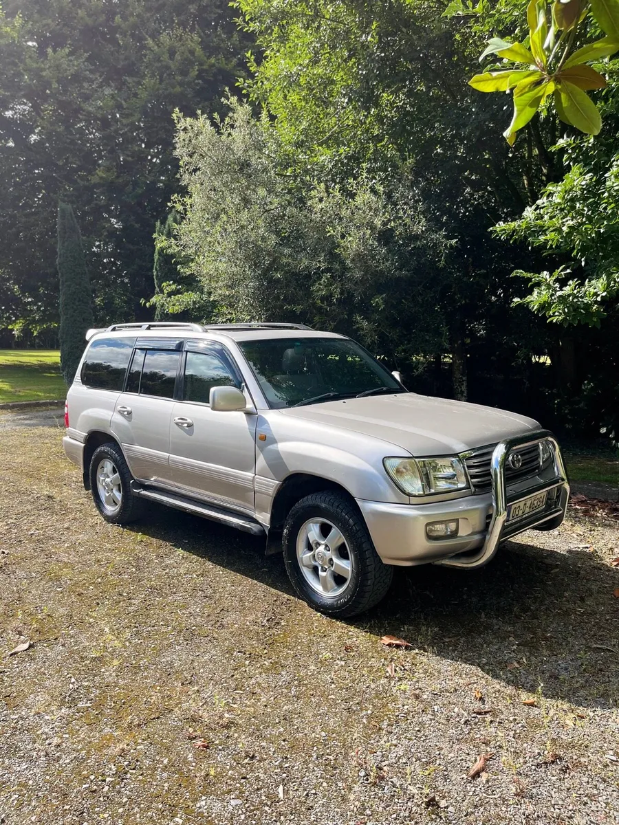 Toyota Land Cruiser Amazon crew cab - Image 1