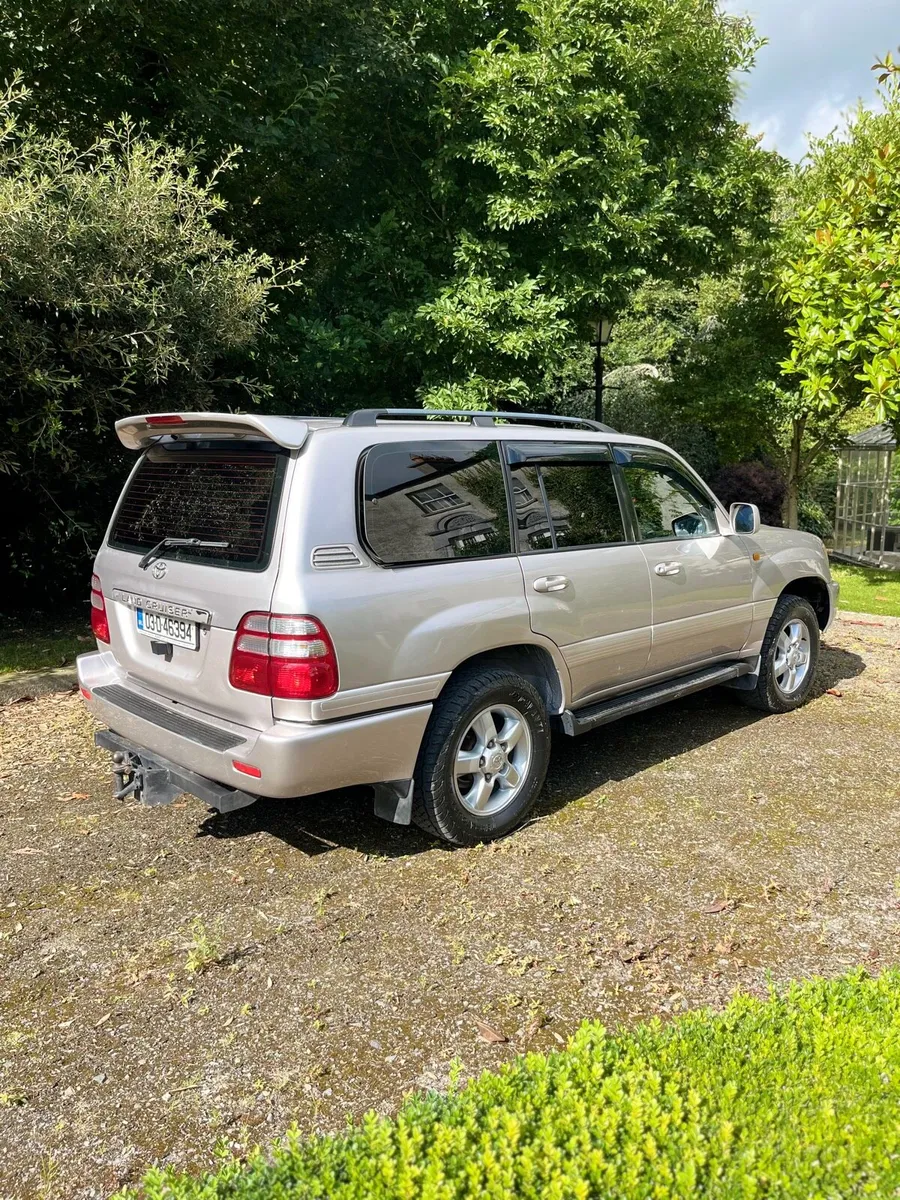 Toyota Land Cruiser Amazon crew cab - Image 2