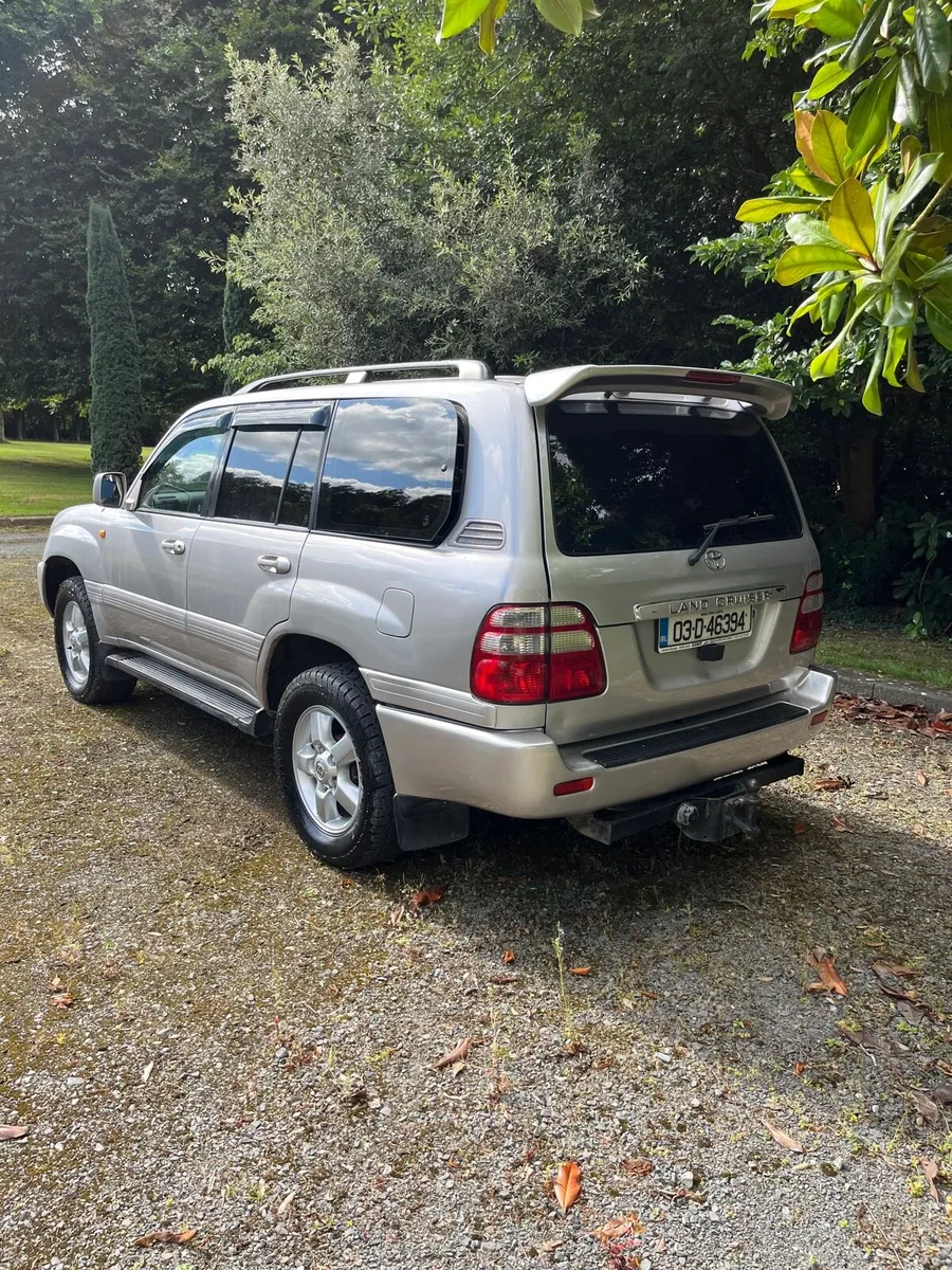 Toyota Land Cruiser Amazon crew cab - Image 4