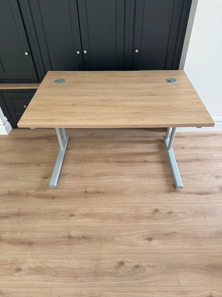 FREE: Office Desk