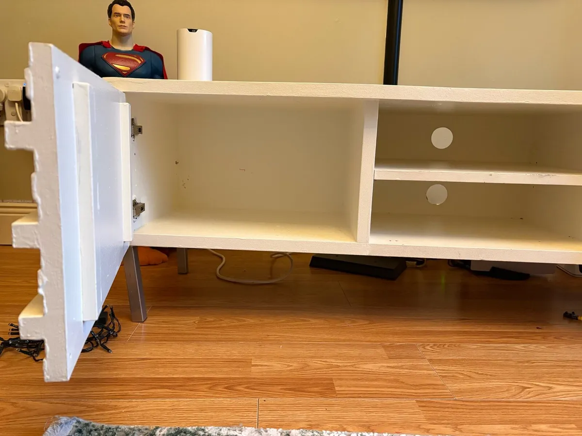 TV Unit - Image 2