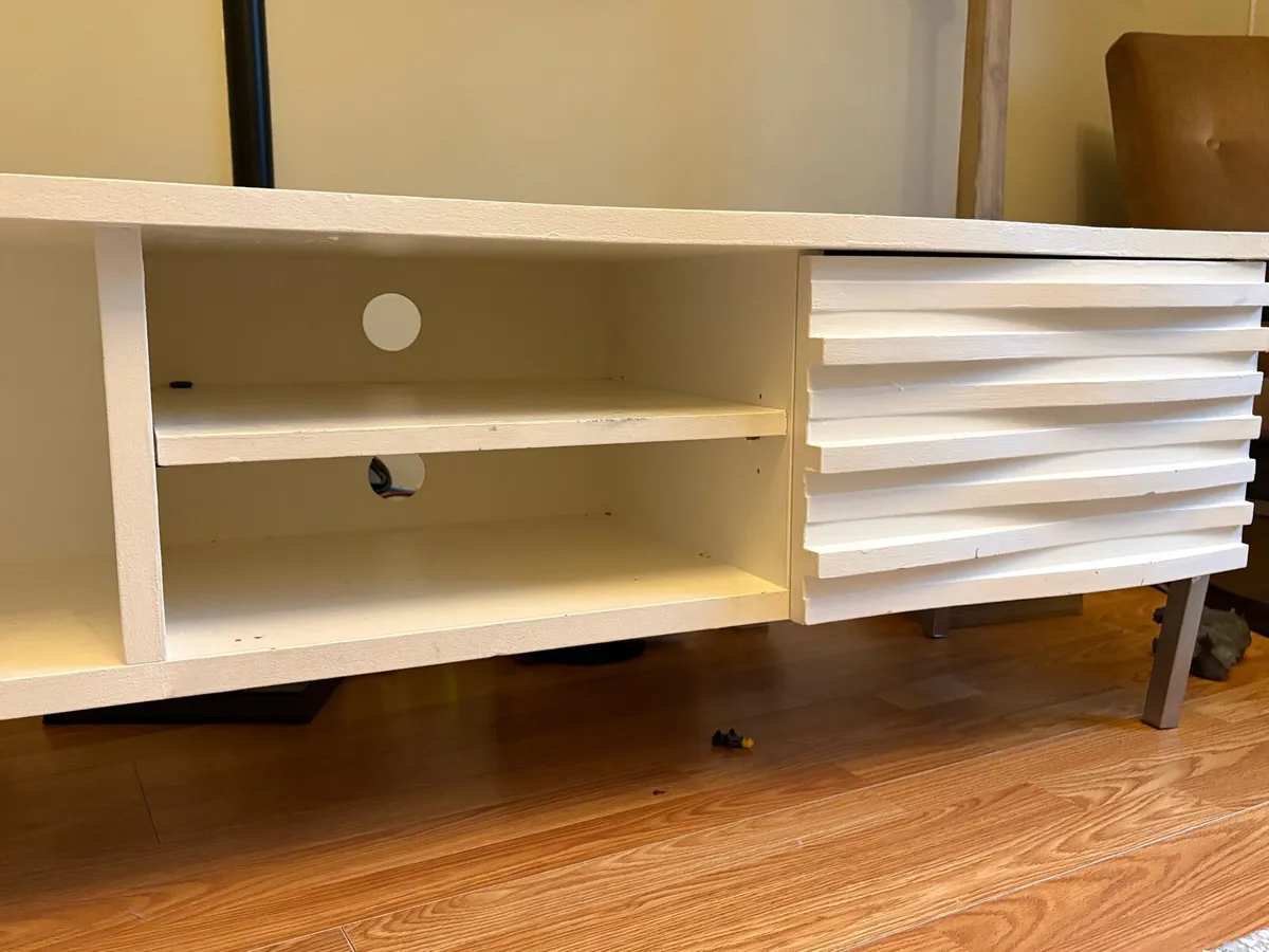 TV Unit - Image 3