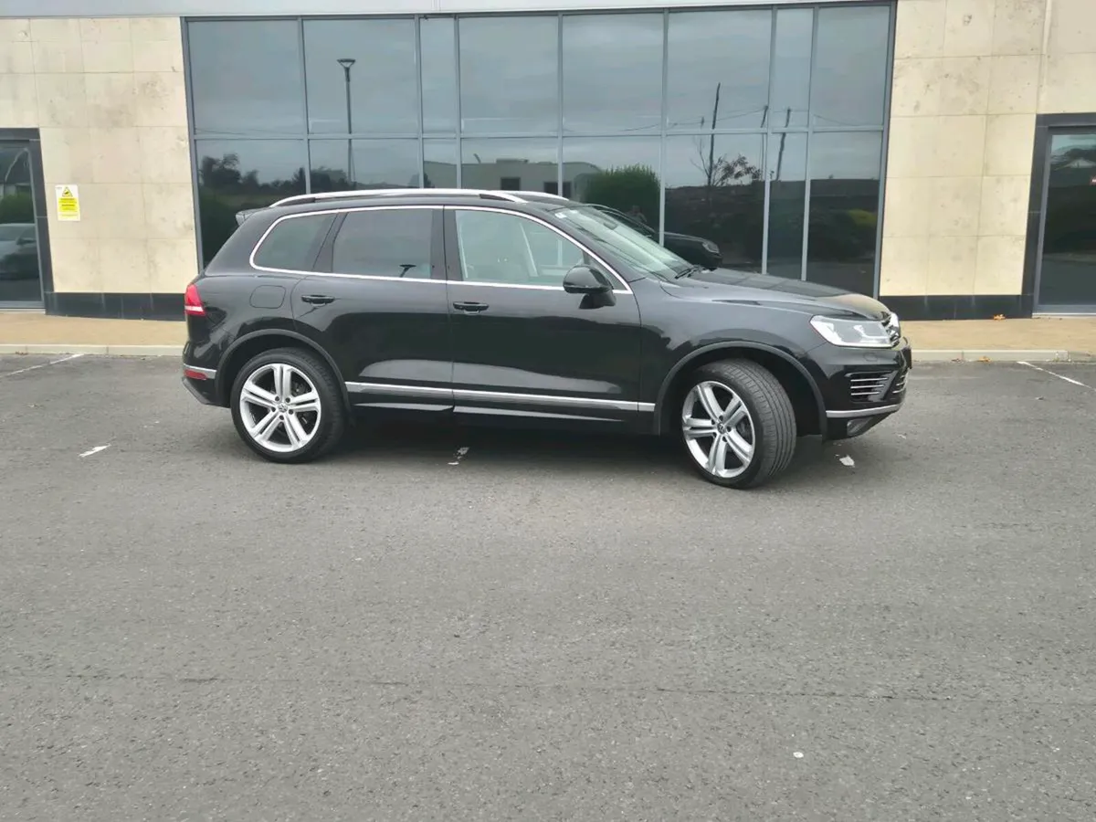 Volkswagen Touareg - Image 1
