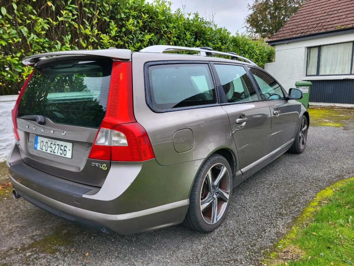 Car - Image 4